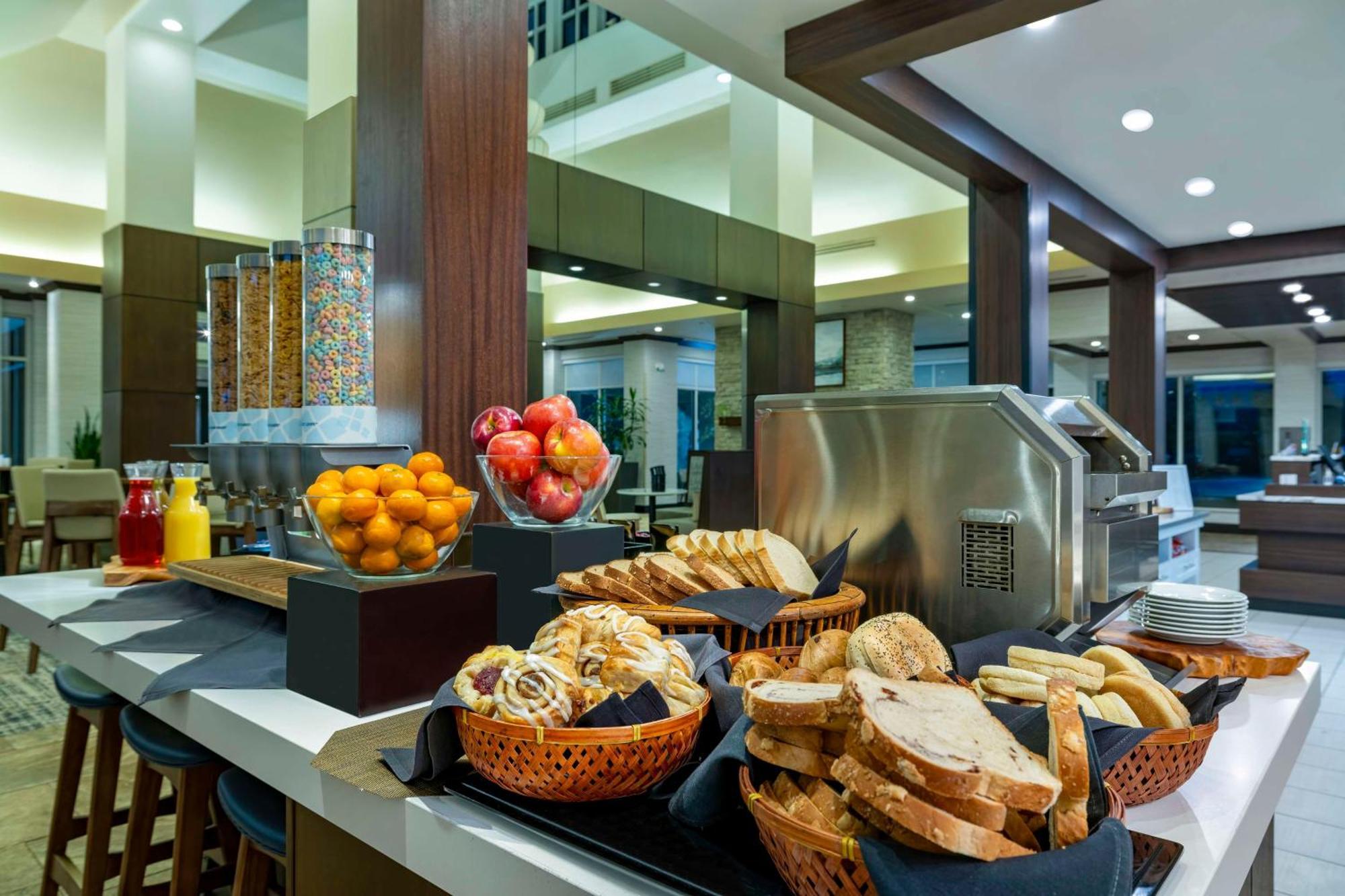 Hotel Hilton Garden Spectrum 3*