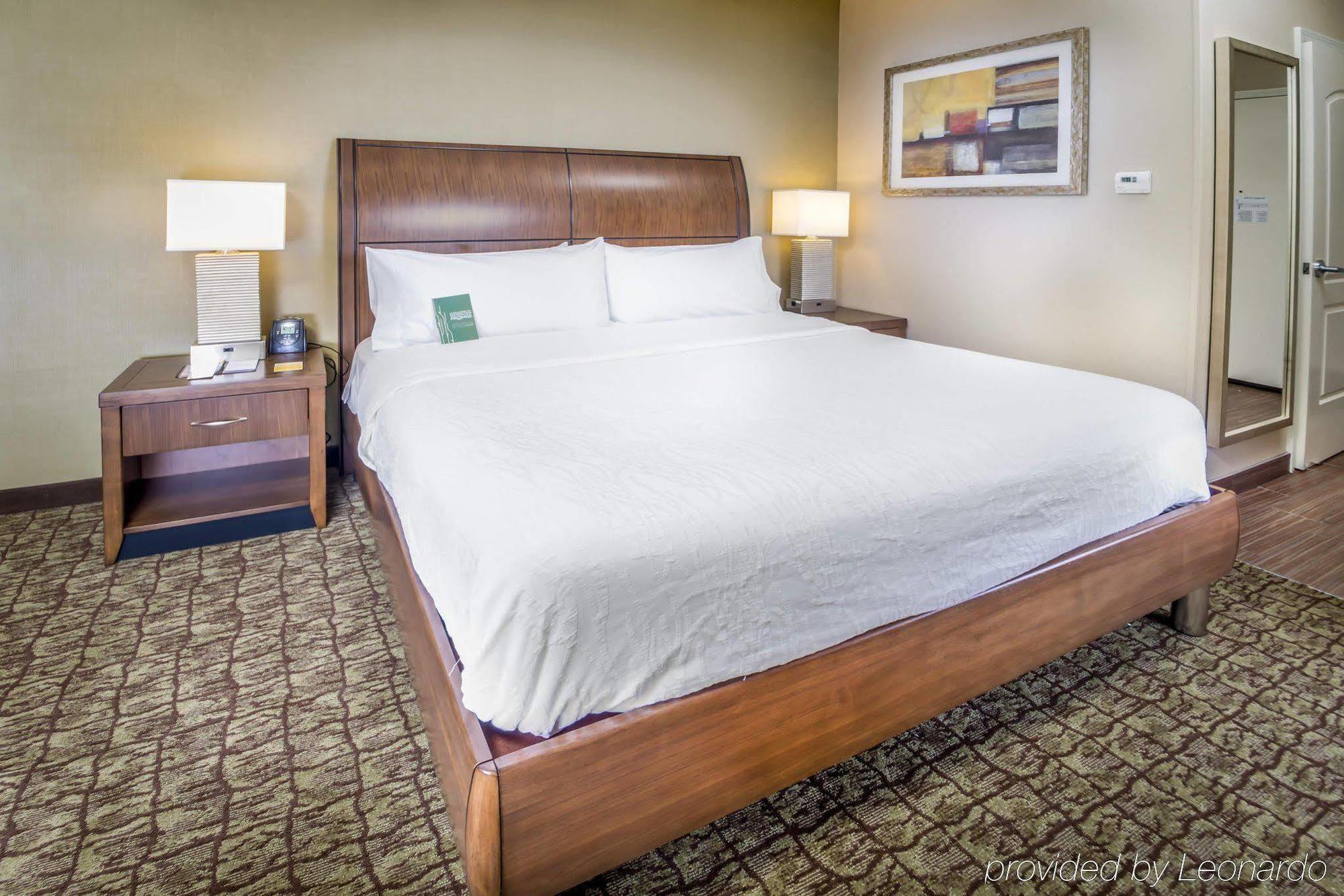 Hilton Garden Spectrum 3*